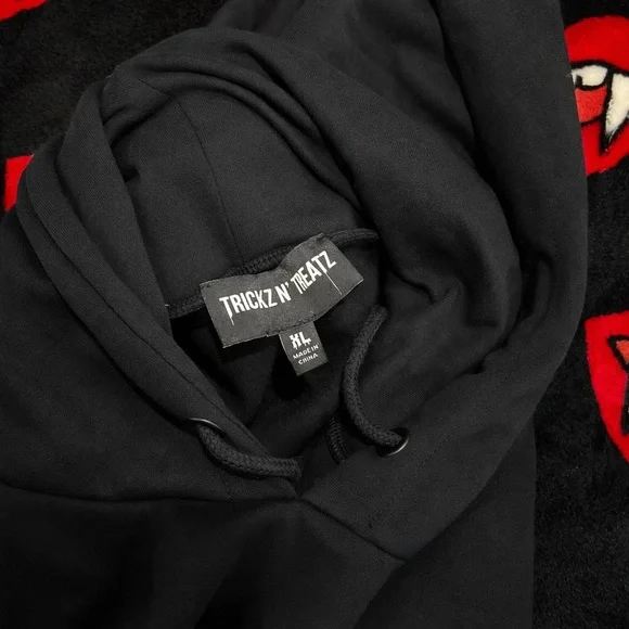 Dolls Kill x Trickz n Treatz - NOCTURNAL EMBRACE PULLOVER HOODIE - Picture 3 of 3